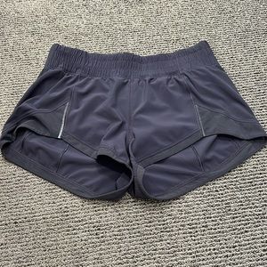 Lululemon Hotty Hot High-Rise Lined Short 2.5"